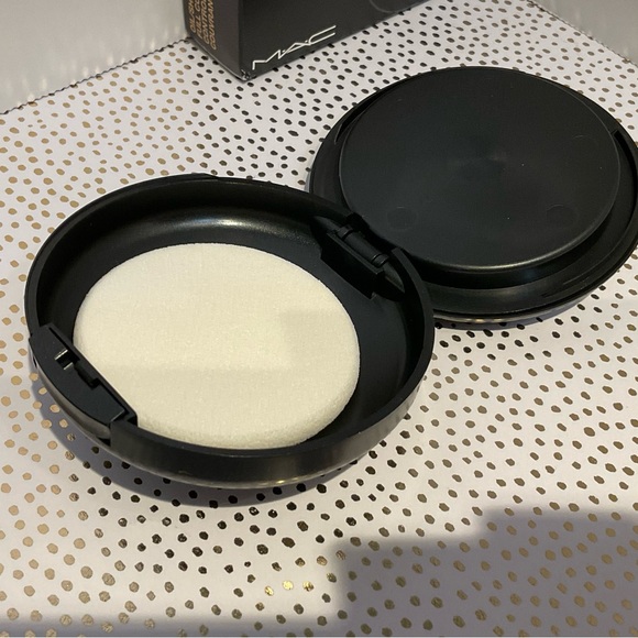 MAC Studio Fix Powder Plus Foundation C4.5 - Picture 8 of 11